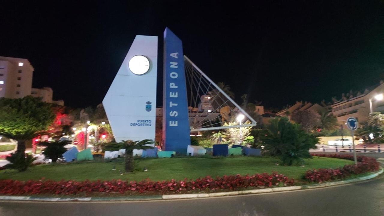 Apartamento A 150 Metros De La Playa Y Del Puerto Deportivo Estepona Exterior foto